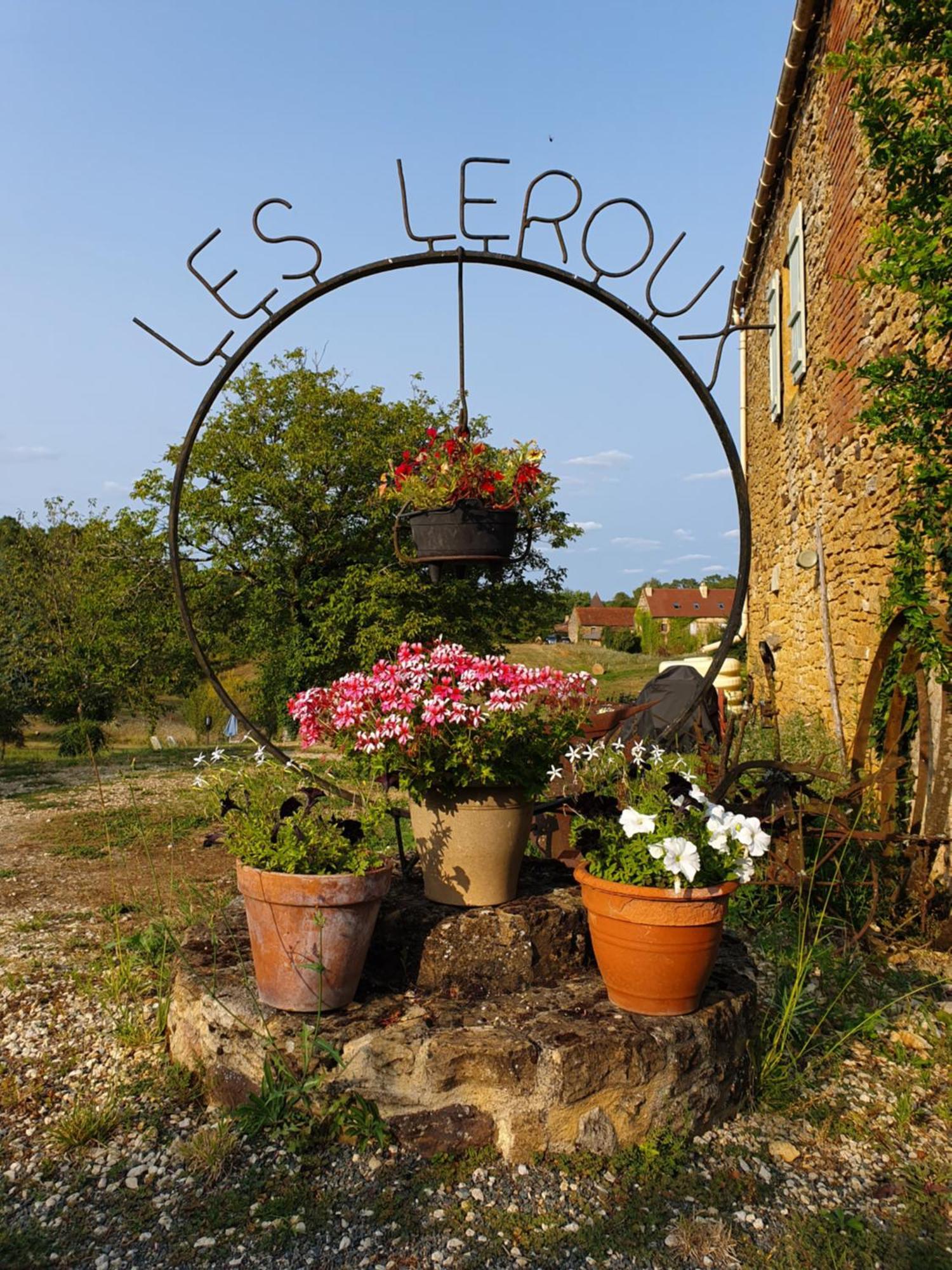 La Libellule And Le Papillon Gites At Les Leroux, Near Frayssinet-Le-Gelat Ngoại thất bức ảnh